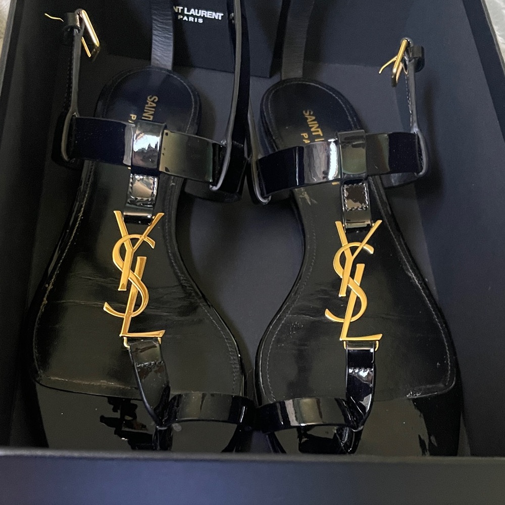 YSL flat Cassandra